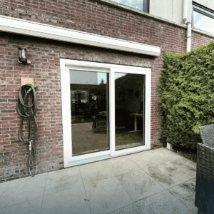 Kunststof kozijnen, montage hefschuifpui in Zuidlaren